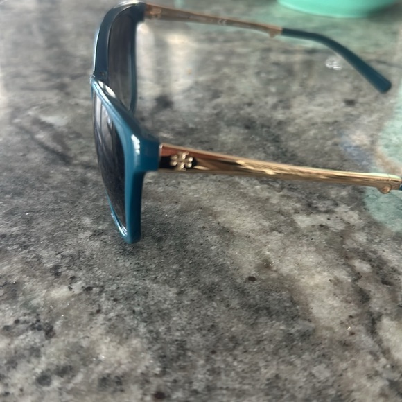 Tory Burch Foldable Sunglasses - Picture 2 of 6